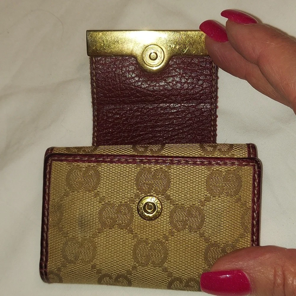 GUCCI SHERRY LINE GG Logo Canvas   Key Case Rare Burgundy Brown Cream Colorway.